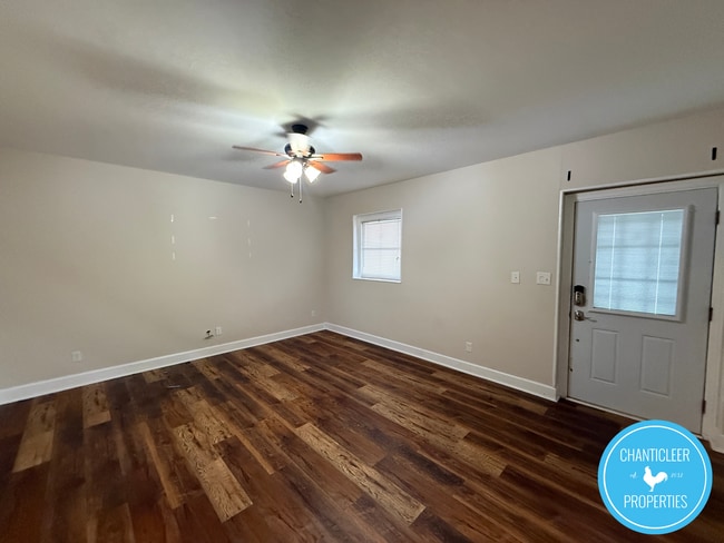 Photo - 1729 Gyro Dr House