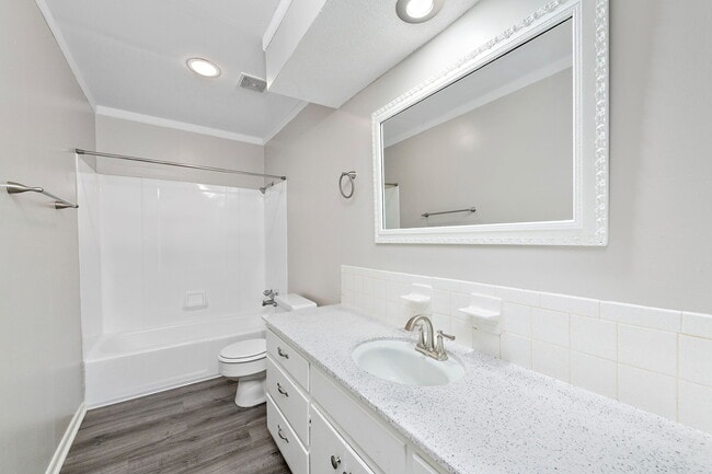 Building Photo - 4723-4725 MERCIER