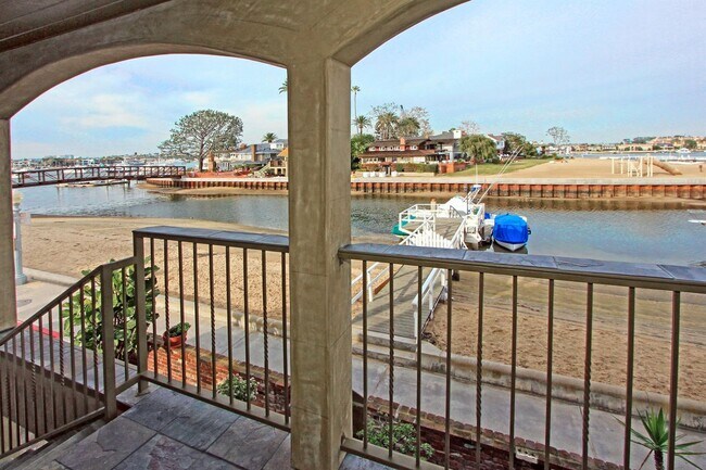 Building Photo - 111 E. Edgewater*