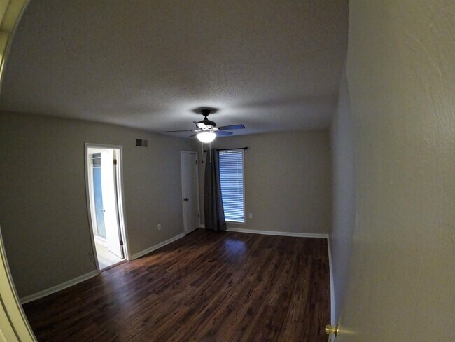 Foto del edificio - 6541 Deermont Dr