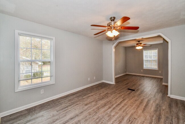 Foto del edificio - Spacious 4-Bedroom Single-Level Home in Warrenville, SC