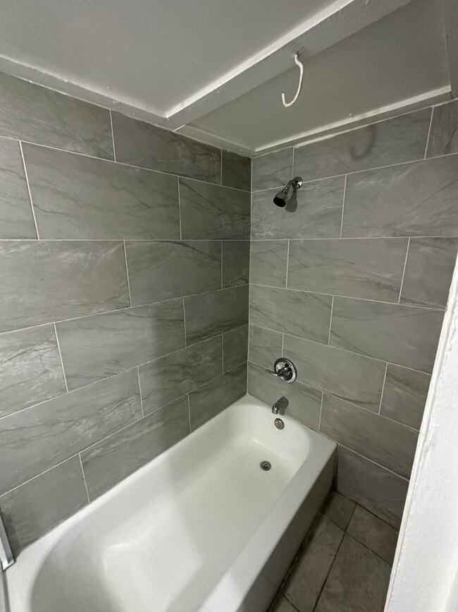 Building Photo - 707 Franklin St