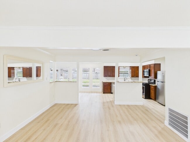 Foto del edificio - 9526 Meadowcroft Dr