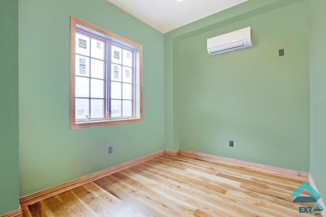 Foto del edificio - 335 Saint Nicholas Ave