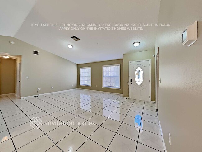 Building Photo - 339 Medina Ct