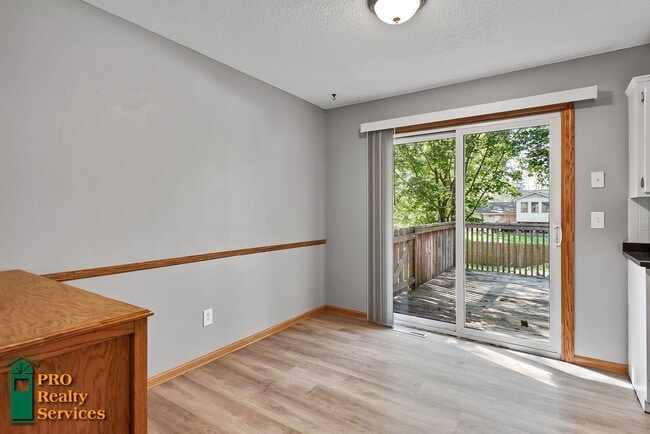 Building Photo - 3 Bedroom Home In Rosemount