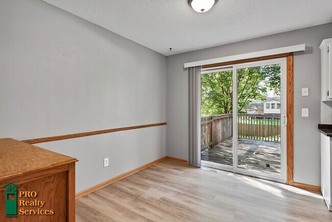 Foto del edificio - 3 Bedroom Home In Rosemount