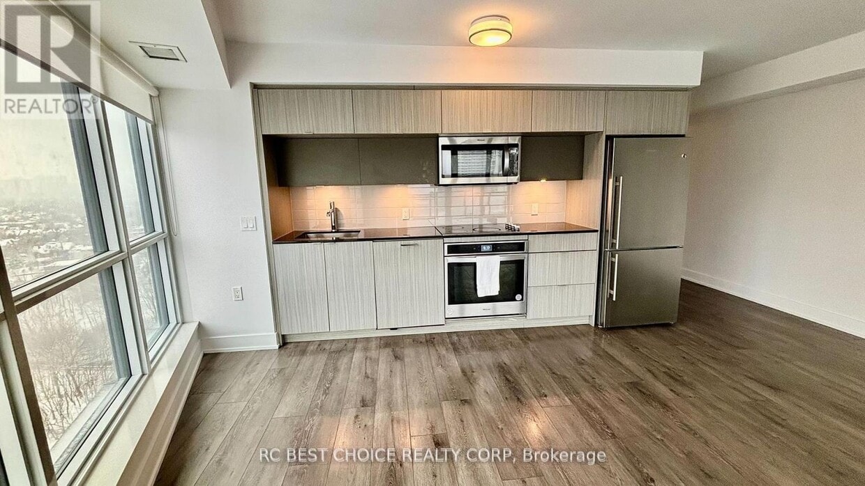 Primary Photo - 585-2585 Bloor St E