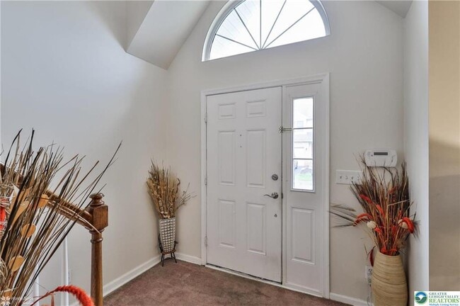 Building Photo - 204 Ridings Cir