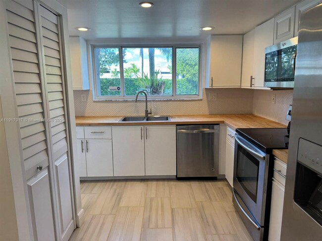 Foto del edificio - 16226 SW 92nd Ave