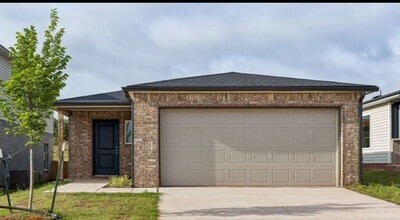 1221 Colt Dr