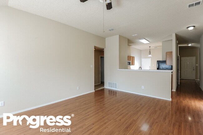 Building Photo - 1005 Ridge Top Dr