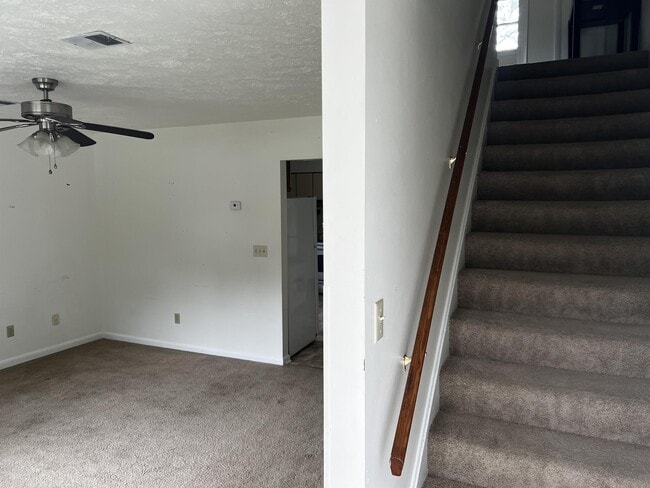 Foto del edificio - 238 Trimble Ave