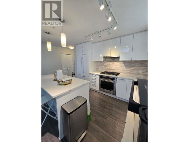 Photo du bâtiment - 9551-9551 Alexandra Rd