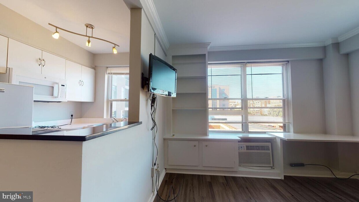 Primary Photo - 2130 N St NW