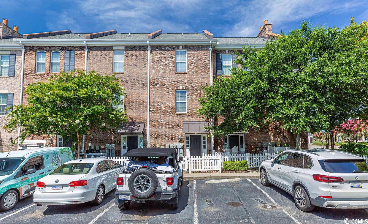 2954 Howard Ave, Myrtle Beach, SC 29577 Townhome Rentals in Myrtle