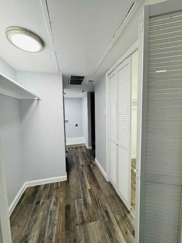Foto del edificio - 6011 Melody Ln