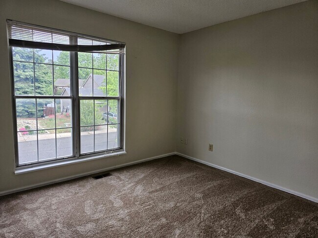 Foto del edificio - 2 Bedroom Home with Large Yard - Close to Waneka Lake Park