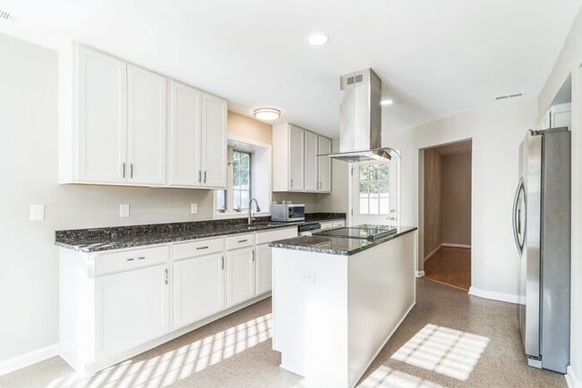 Foto del edificio - 48030 Mayflower Dr