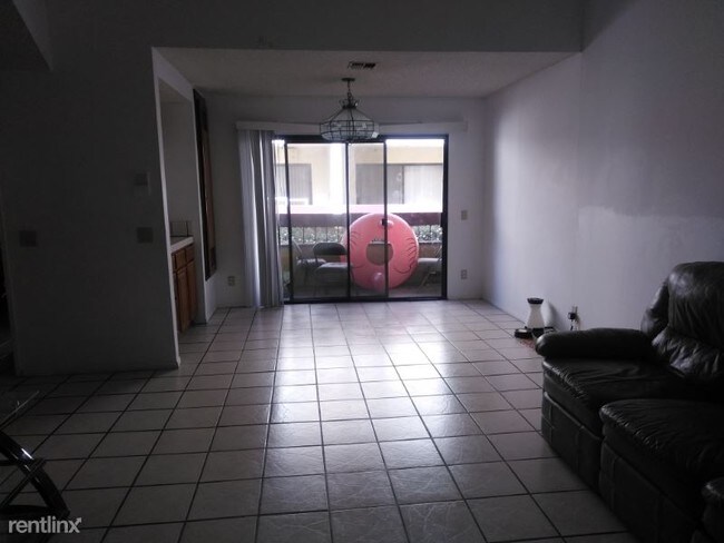 Foto del edificio - 1016 S Marengo Ave