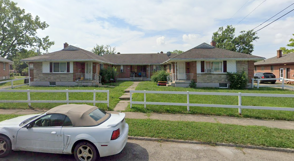 Primary Photo - 3668-3674 Karwin Dr