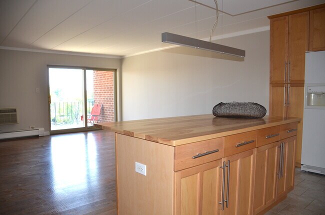 Foto del edificio - 18 E Old Willow Rd
