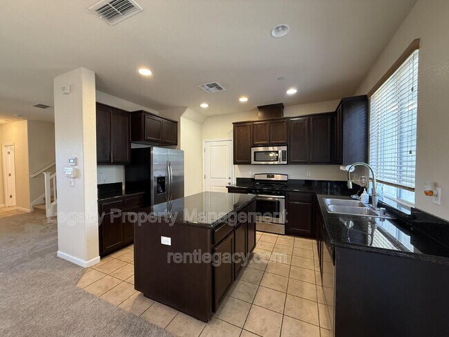 Building Photo - 2486 Boxwood St