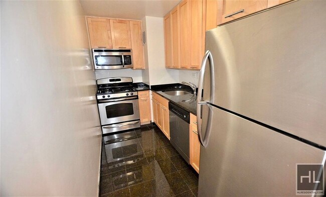 Foto del edificio - EAST 49 STREET