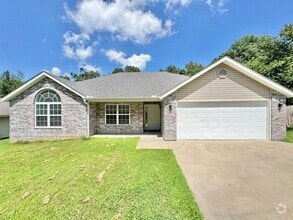 Building Photo - 8 Boreland Ln