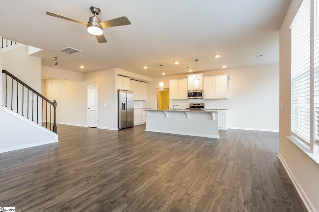 Foto del edificio - 557 Hillpark Ln