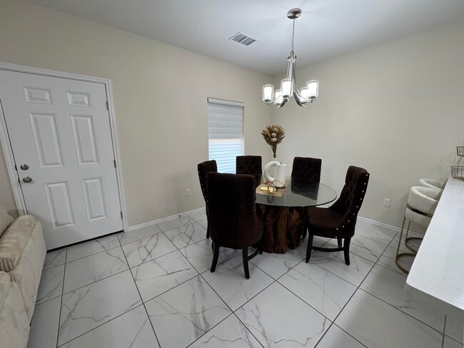 Building Photo - 5821 Colegio Ln