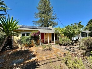 Building Photo - 11 Hillview Ave