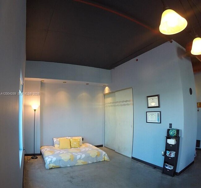 Foto del edificio - 10 SW South River Dr