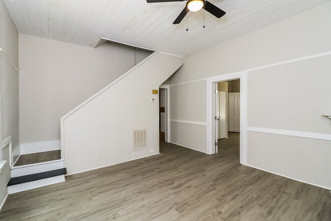 Building Photo - 115 Sardis St