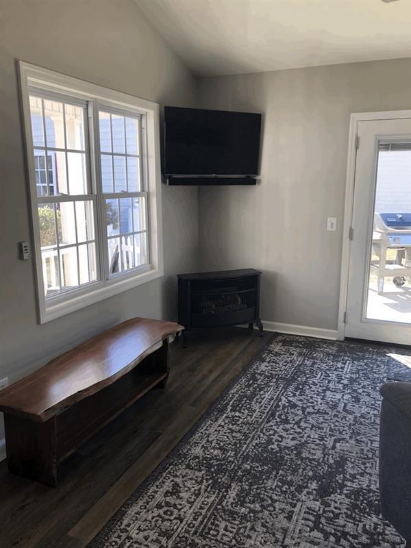 Building Photo - Furnished 8 Month Rental