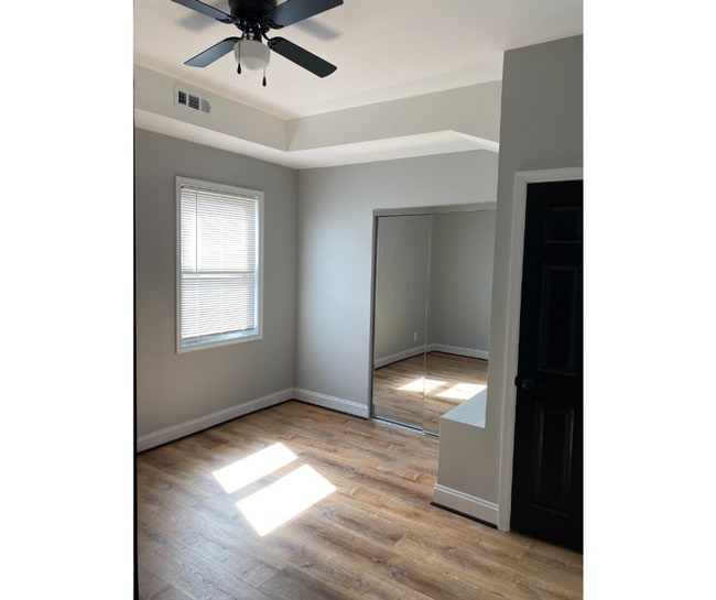 Building Photo - 2501 Linden Ave