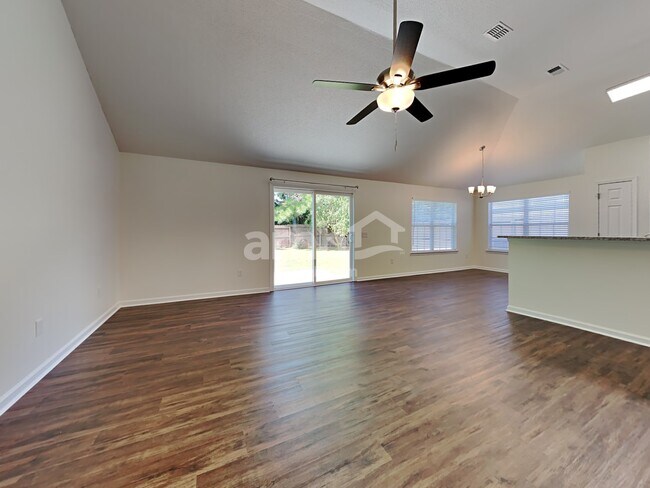 Building Photo - 61 Carlisle Lane
