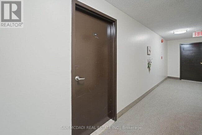 Photo du bâtiment - 62 Spencer St E