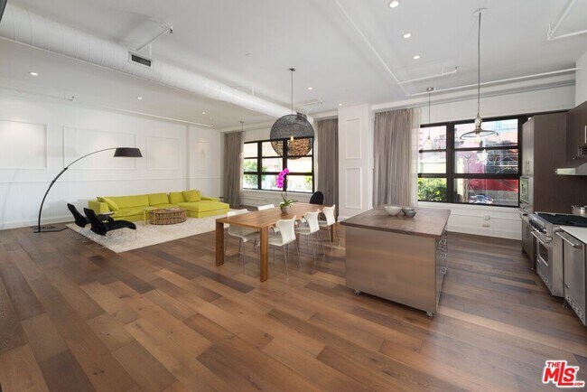 Foto del edificio - 1645 Vine St