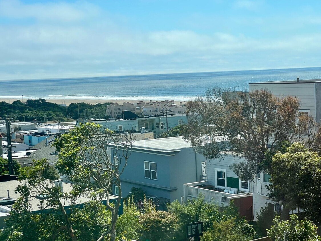 Primary Photo - 15 Sutro Heights Ave