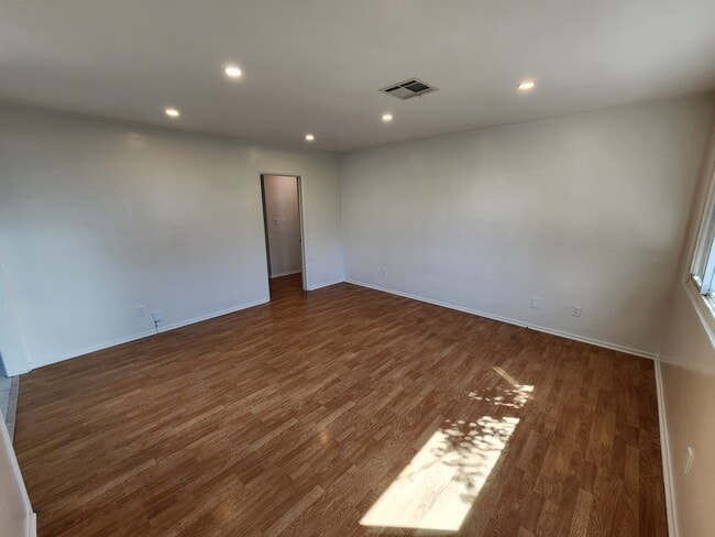 Foto del edificio - 10449 Cantara St