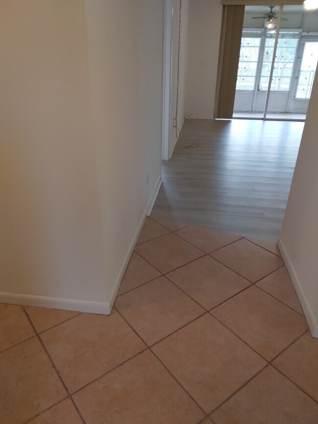 Foto del edificio - 5801 NW 62nd Ave