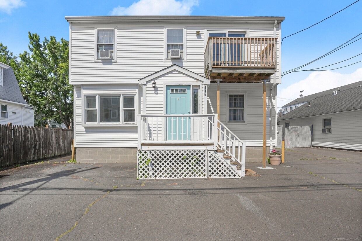 Primary Photo - 116 College Pl