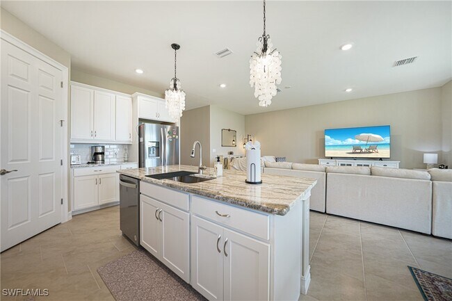 Foto del edificio - 667 Parkshore Lk Ave