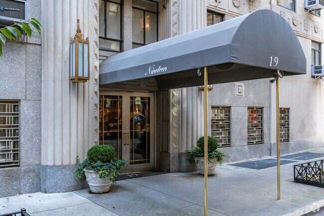 Building Photo - 1222-1226 Madison Ave
