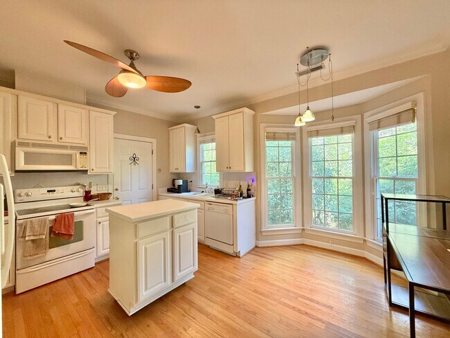 Foto del edificio - 1105 Banbury Woods Pl