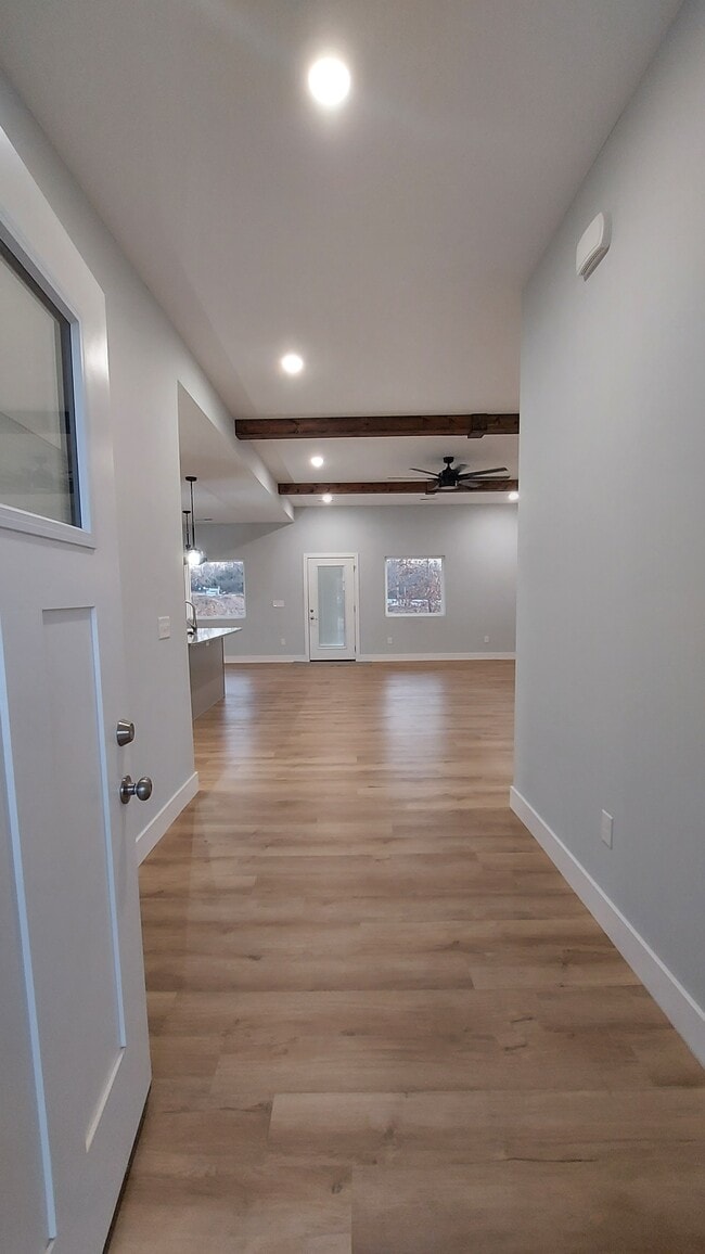 Building Photo - 1738 Sierra