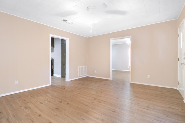 Foto del edificio - 1021 Moss St