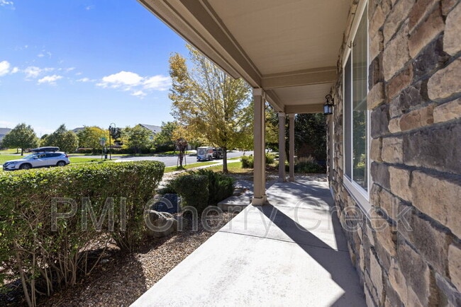 Foto del edificio - 267 N Millbrook St