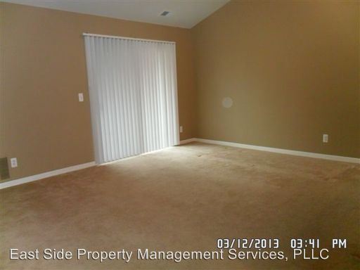 Building Photo - 41021 Rose Ln